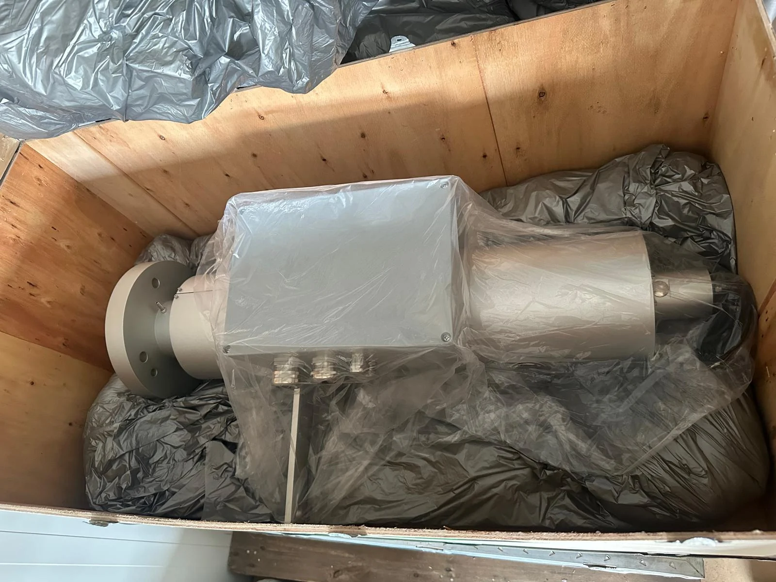 Slip ring assembly prepared in a shipping crate