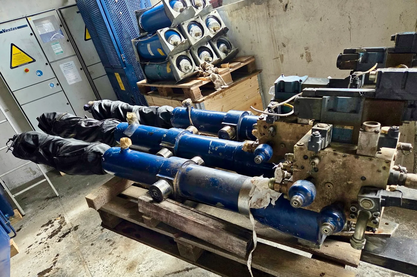 Vestas-related hydraulic assemblies stored in a component warehouse